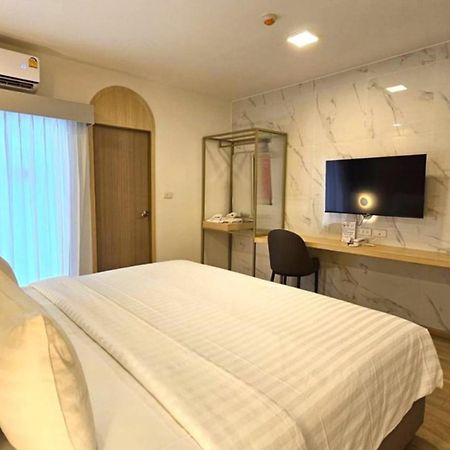 Diya Hotel Bangkok Exterior photo